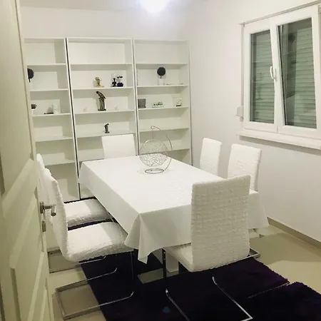 Vila Kalesic Villa *